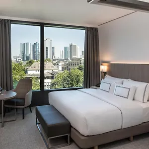 4* Ξενοδοχείο Melia Frankfurt