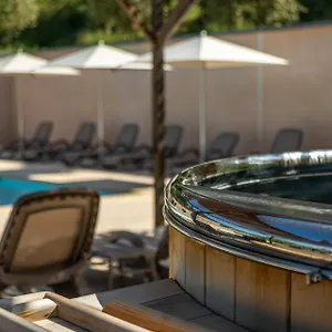 https://hotel-les-restanques-de-moustiers.fr-provencehotel.com